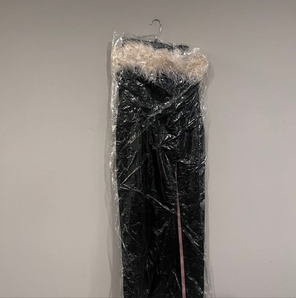 NWT House of CB Dress Sarai Feather Trim stretch crepe Cocktail Dress size M - Picture 4 of 5